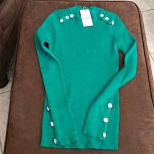 Everlynn Apparel Sweater Size M/L Green New With Tag